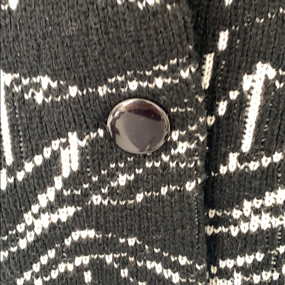 Women’s black and white print sweater jacket - Picture 3 of 4